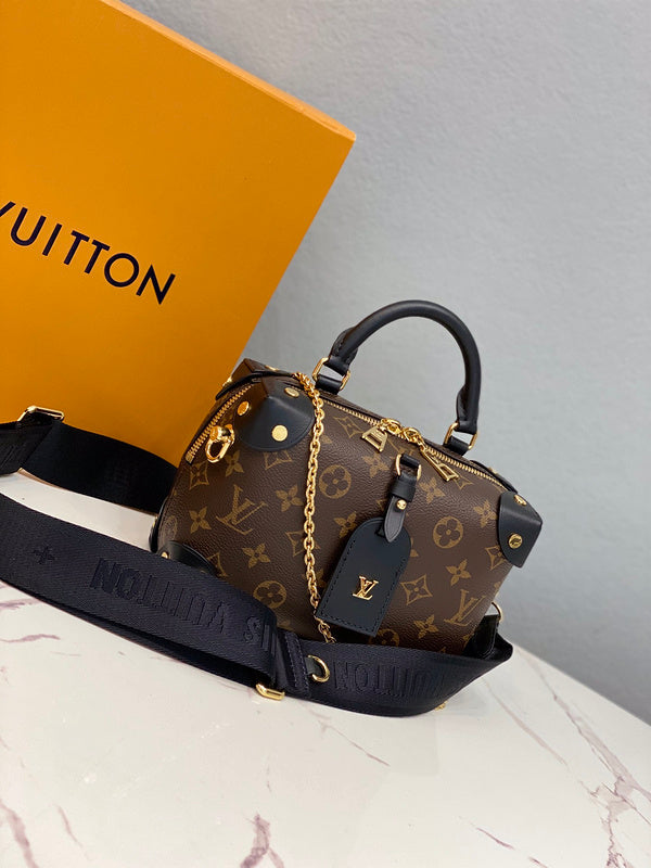 LOV - Luxurious Totes - 2563