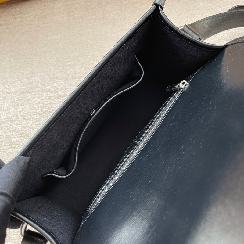 GUI - Luxurious Totes - 288
