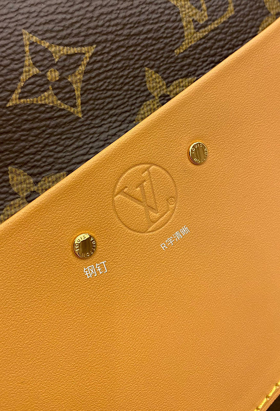 LOV - Luxurious Totes - 1564