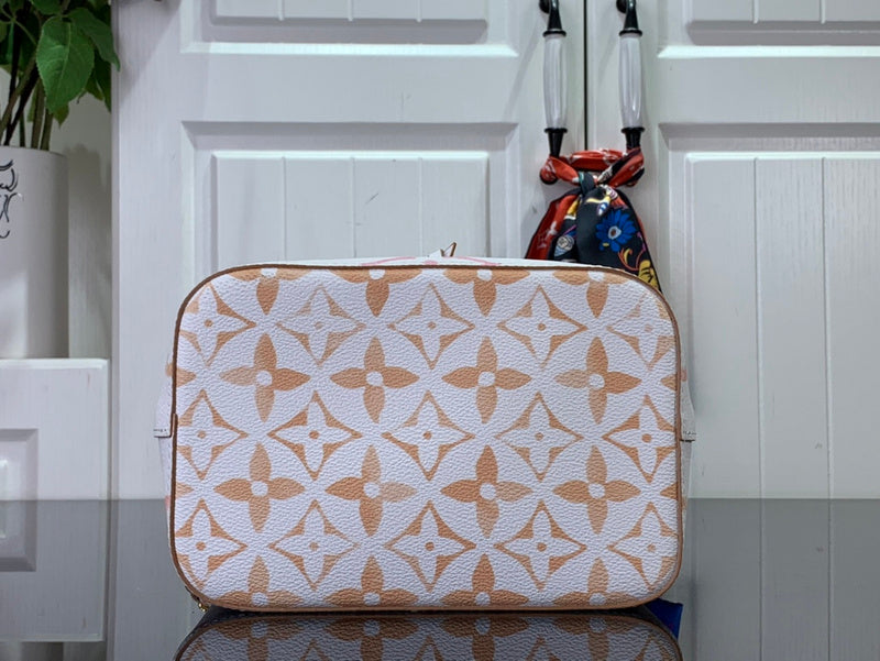 LOV - Luxurious Totes - 095