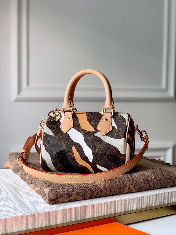 Luxurious Totes - Latest - 9694