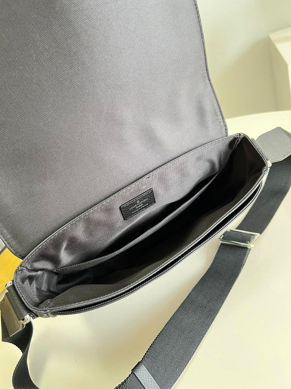 LOV - Luxurious Totes - 1029