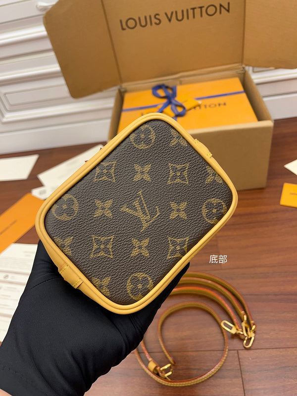 LOV - Luxurious Totes - 1493