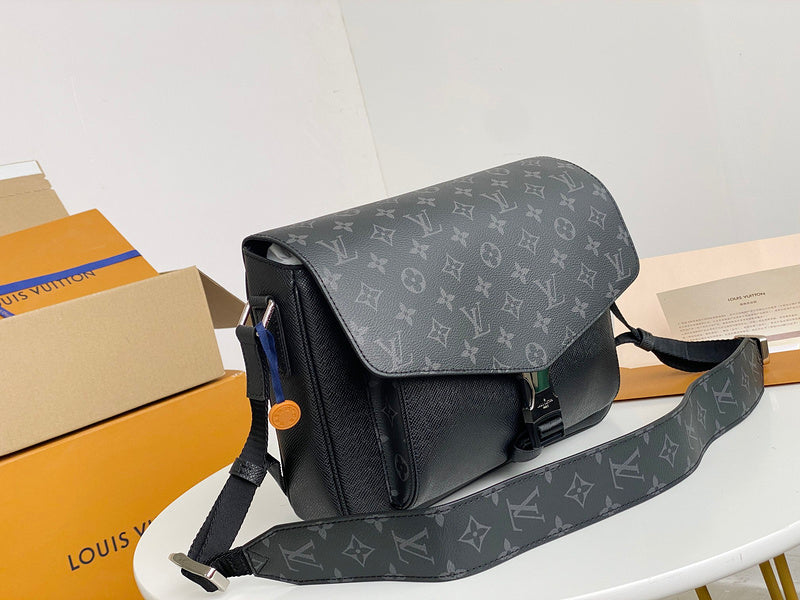LOV - Luxurious Totes - 2439