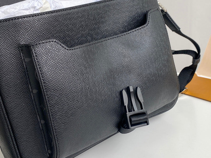 LOV - Luxurious Totes - 2439