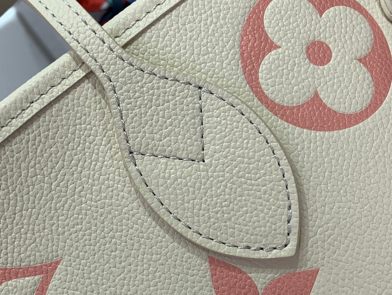LOV - Luxurious Totes - 672