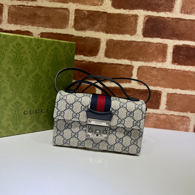 GUI - Luxurious Totes - 1024