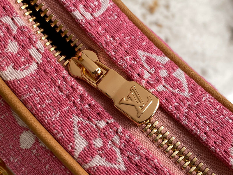 LOV - Luxurious Totes - 2016