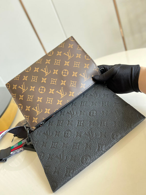 LOV - Luxurious Totes - 1867