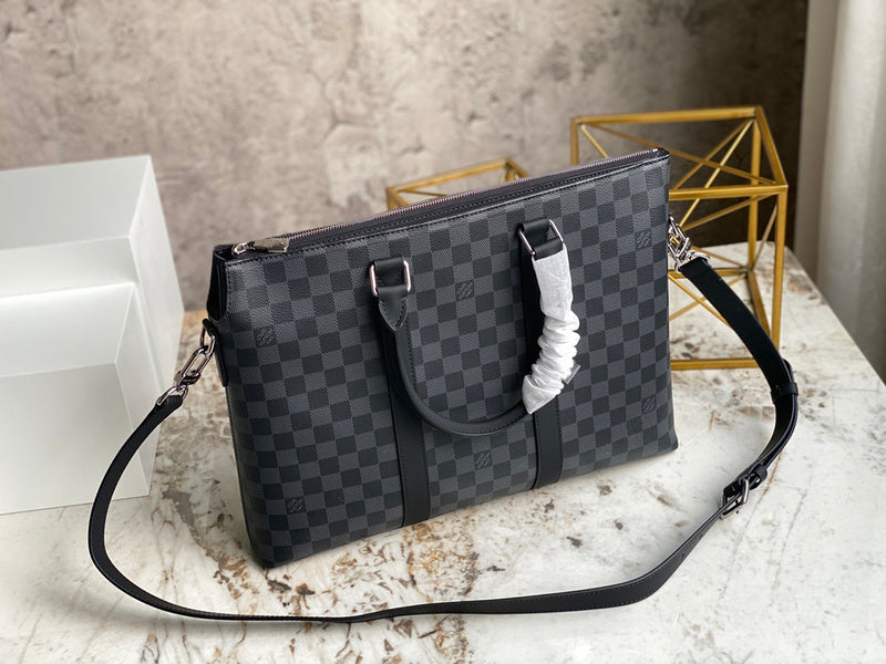 LOV - Luxurious Totes - 2032