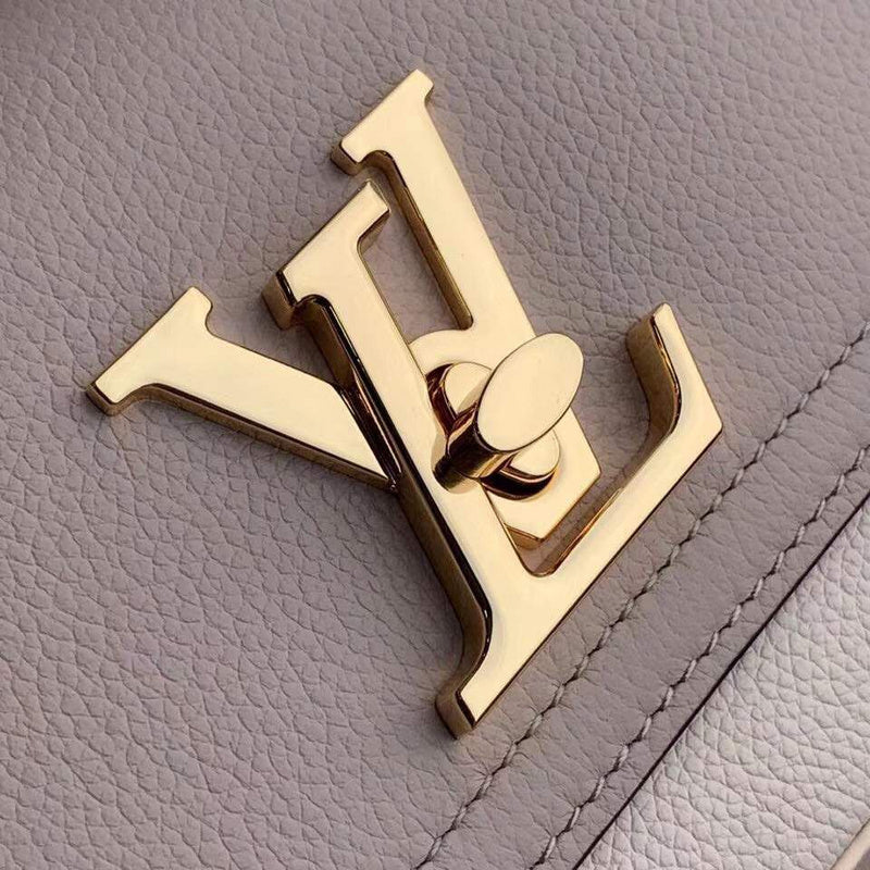 LOV - Luxurious Totes - 2400