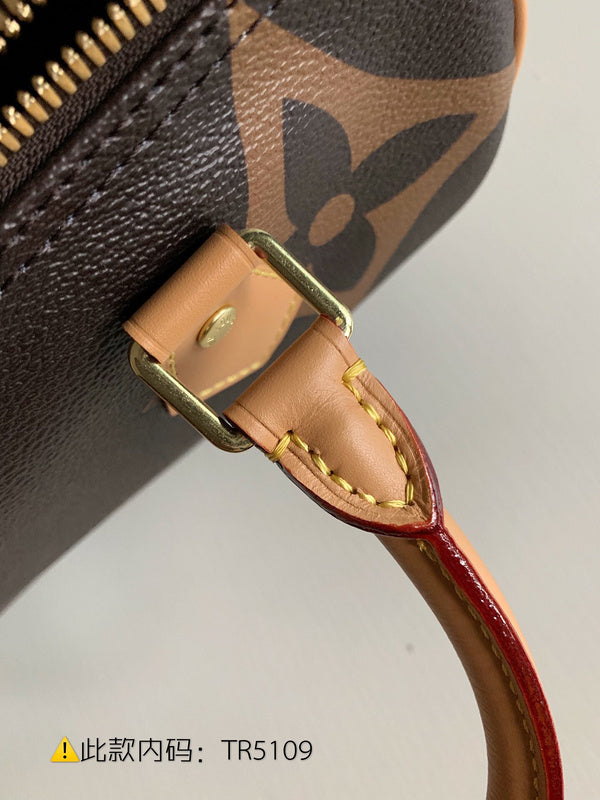 Luxurious Totes - Latest - 9707