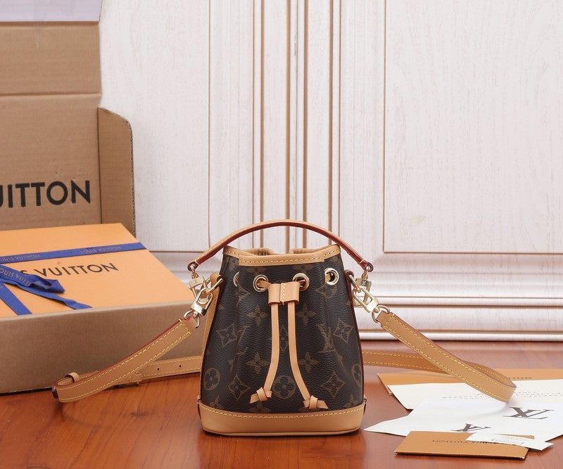 LOV - Luxurious Totes - 1661