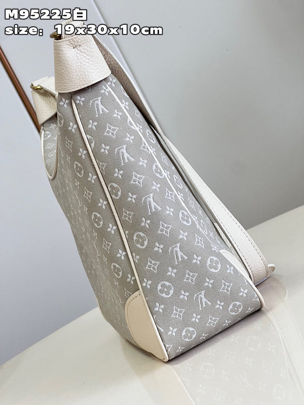 LOV - Luxurious Totes - 300