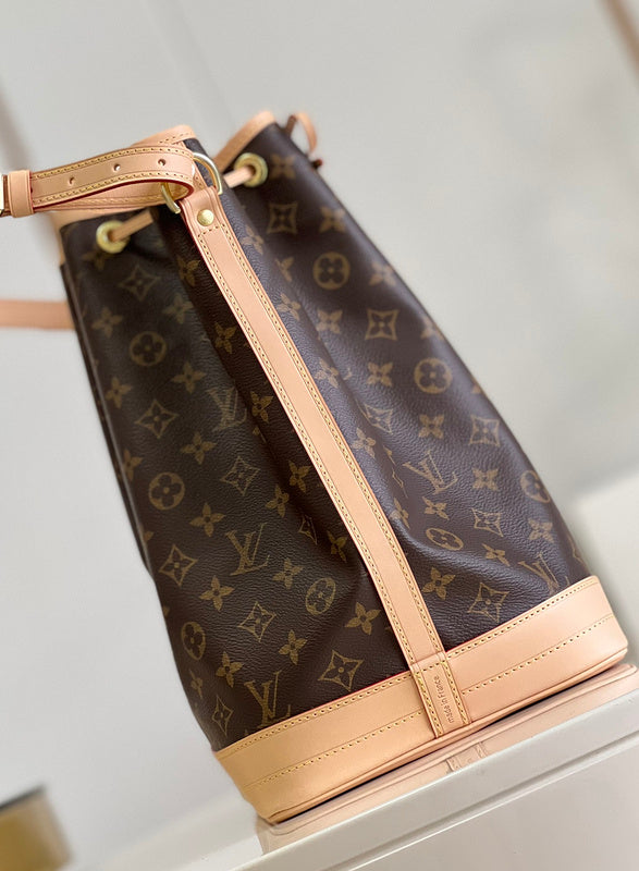 LOV - Luxurious Totes - 2007