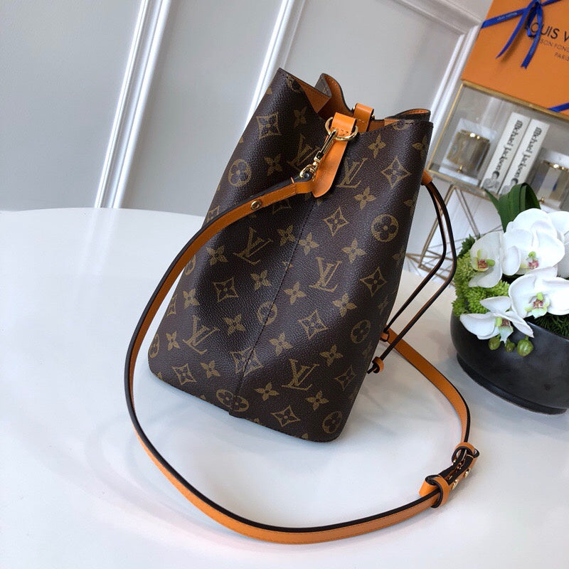 Luxurious Totes - Latest - 9735