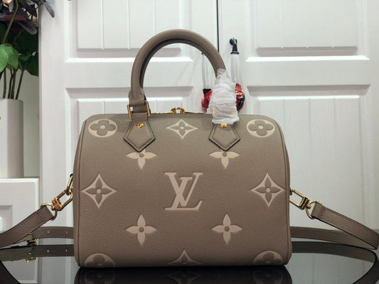 LOV - Luxurious Totes - 1261