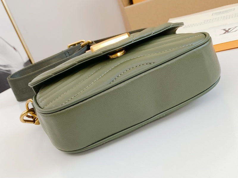 LOV - Luxurious Totes - 2435