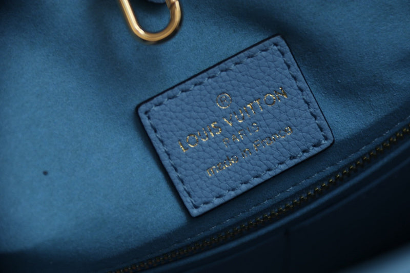 LOV - Luxurious Totes - 2456