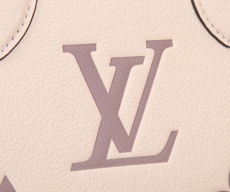 LOV - Luxurious Totes - 1594