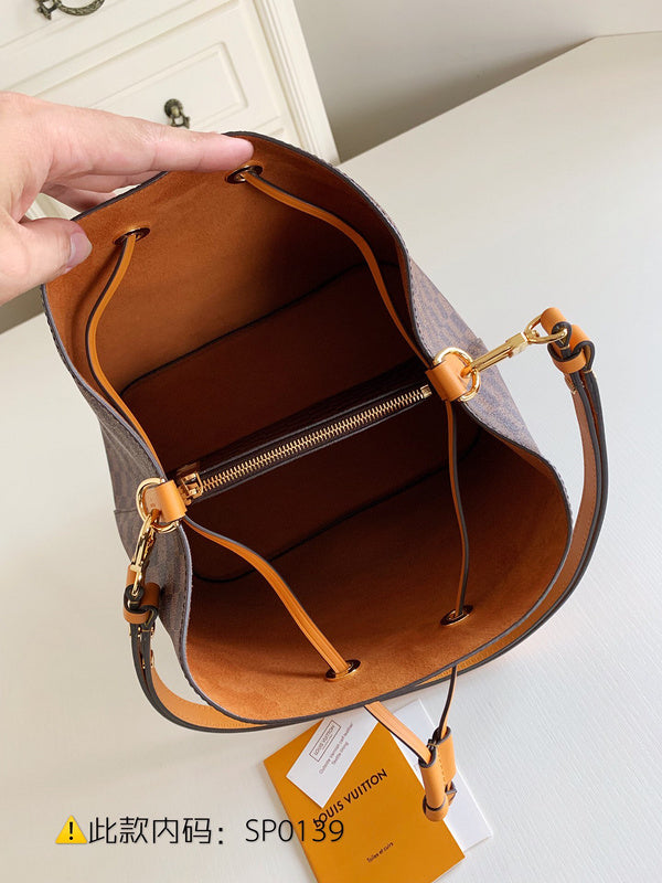 Luxurious Totes - Latest - 9765