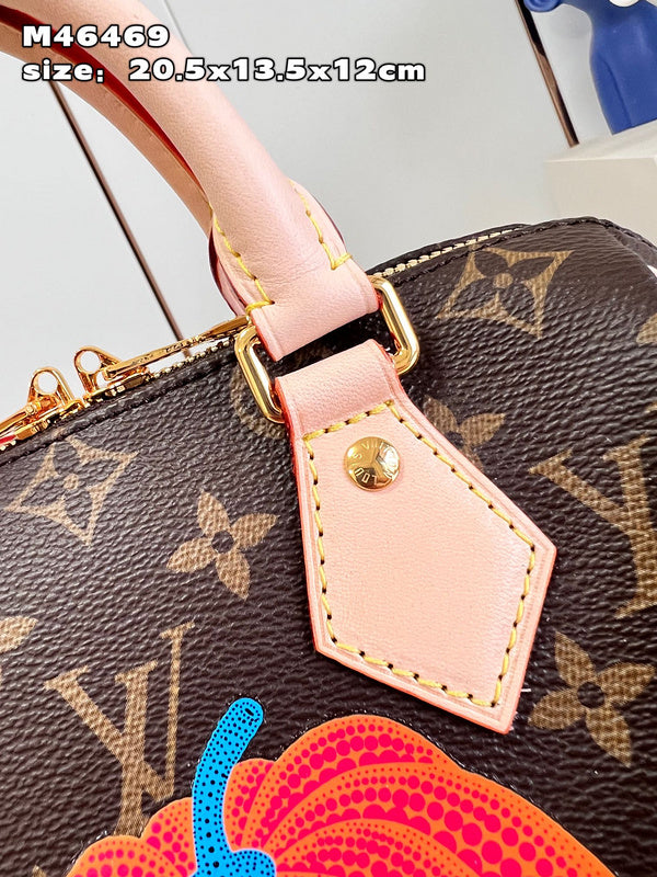 LOV - Luxurious Totes - 316