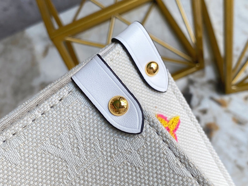 LOV - Luxurious Totes - 1384