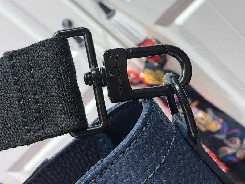 LOV - Luxurious Totes - 2318