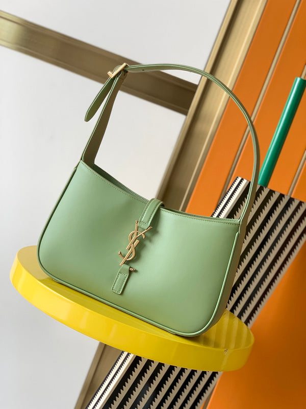 Luxurious Totes - Latest - 8179