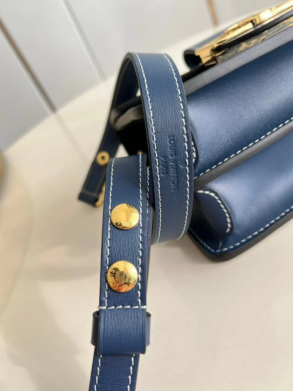 LOV - Luxurious Totes - 1354