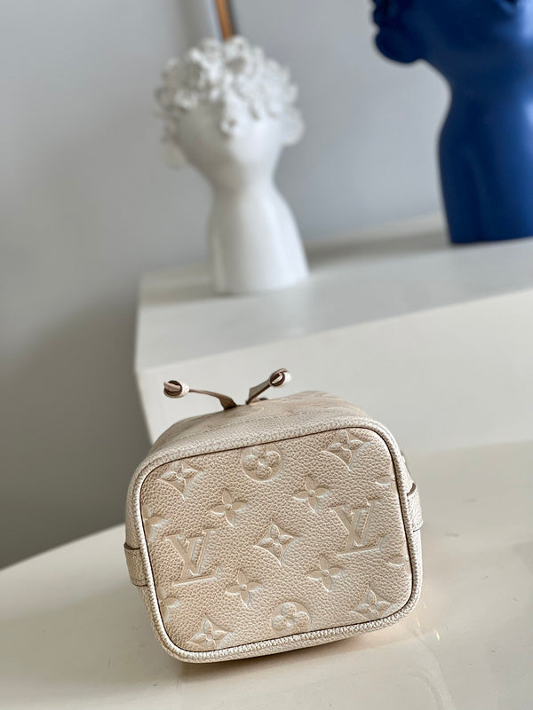 LOV - Luxurious Totes - 1323