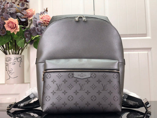 LOV - Luxurious Totes - 1596