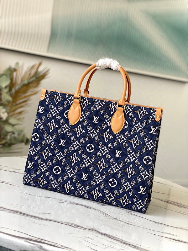 LOV - Luxurious Totes - 2136
