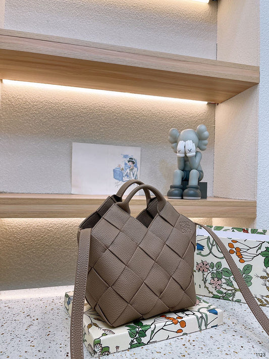 Luxurious Totes - LW-CH Bags - 056