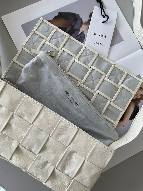 Luxurious Totes - Latest - 7008
