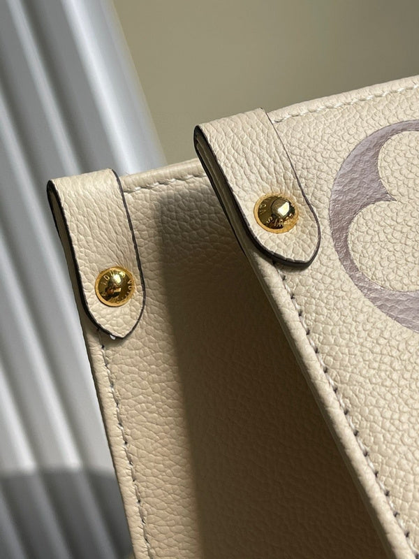 LOV - Luxurious Totes - 2019