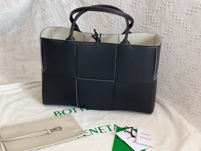 Luxurious-Totes - BV Bags - 2924