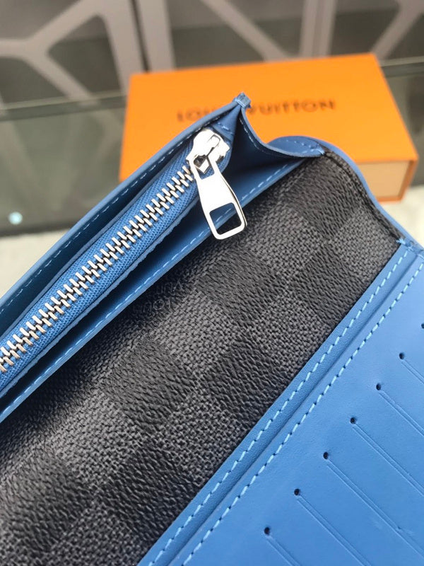 LOV - Luxurious Totes - 2301