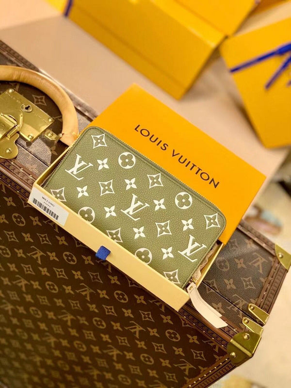 LOV - Luxurious Totes - 1545
