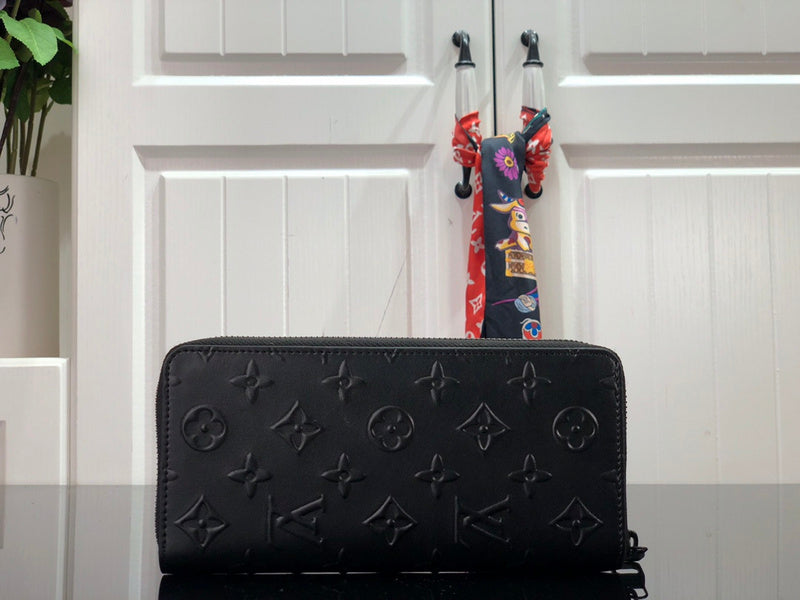 LOV - Luxurious Totes - 2254