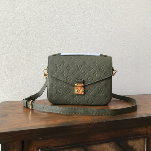 Luxurious Totes - Latest - 2278
