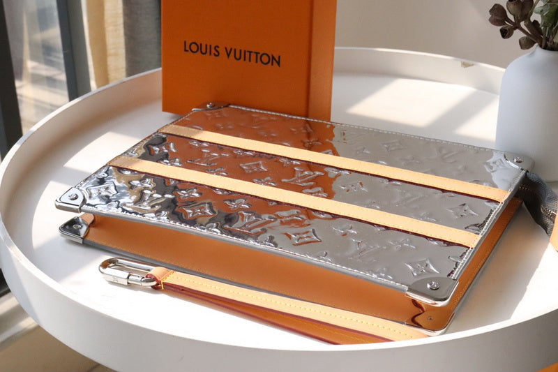 LOV - Luxurious Totes - 2031