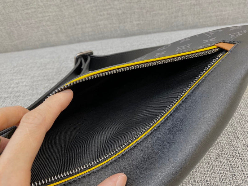 LOV - Luxurious Totes - 2565