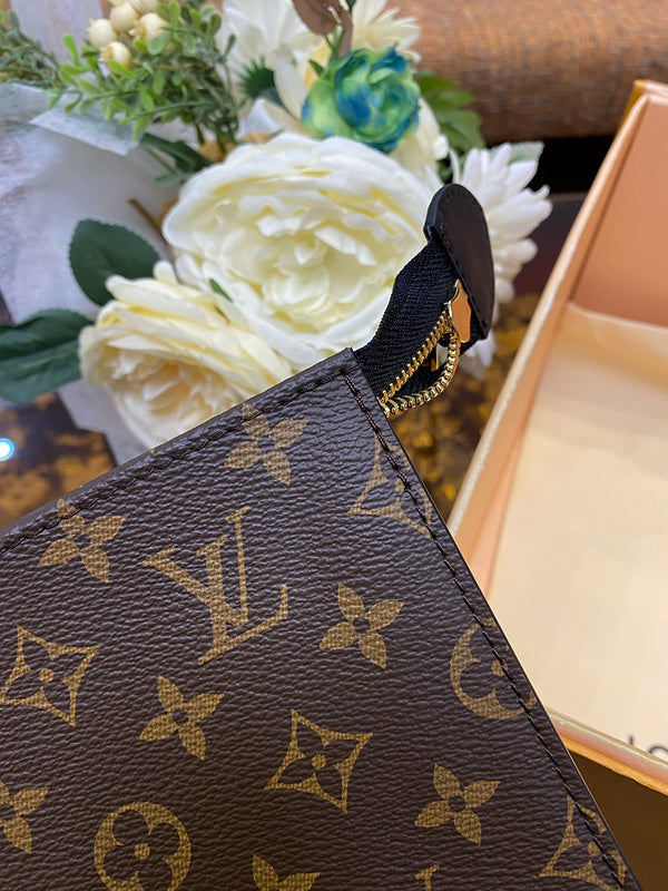 LOV - Luxurious Totes - 1435