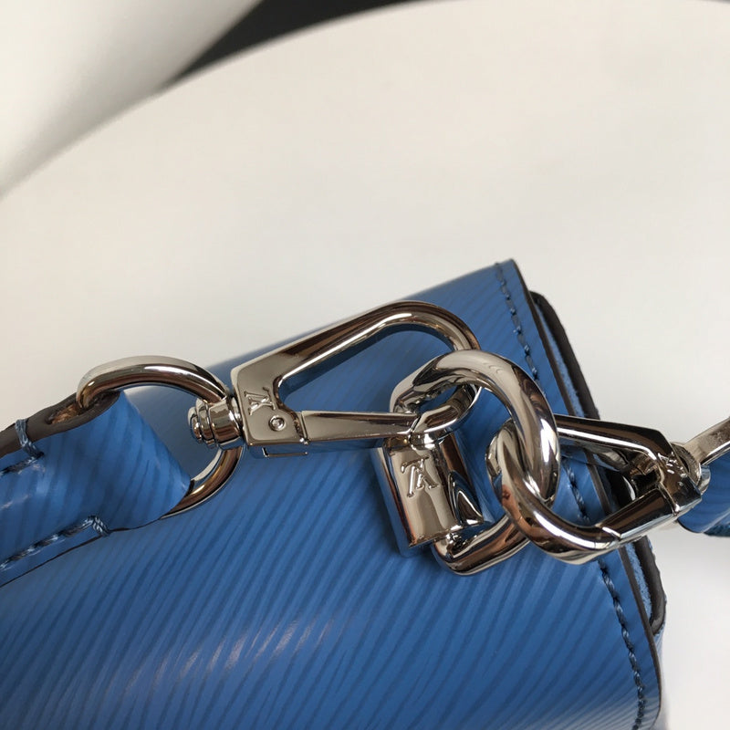 LOV - Luxurious Totes - 1830