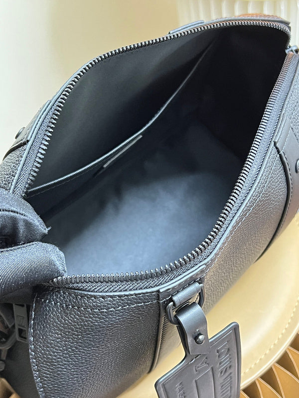 LOV - Luxurious Totes - 1561