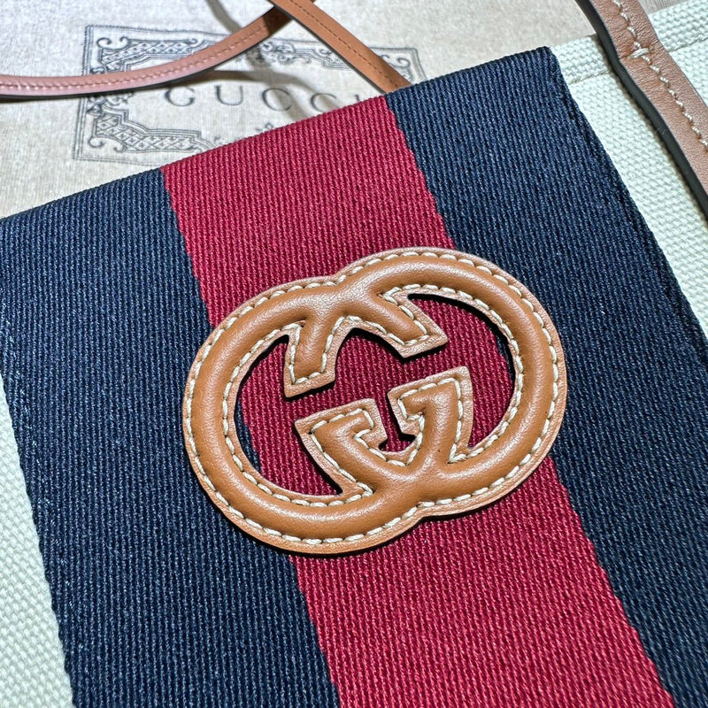GUI - Luxurious Totes - 091