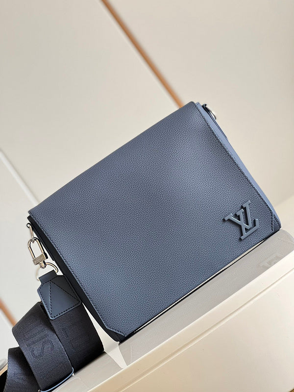 LOV - Luxurious Totes - 984
