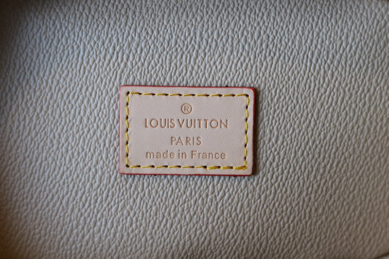 LOV - Luxurious Totes - 1838