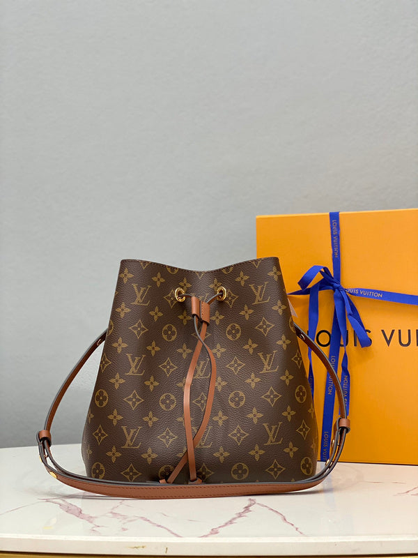 LOV - Luxurious Totes - 2459